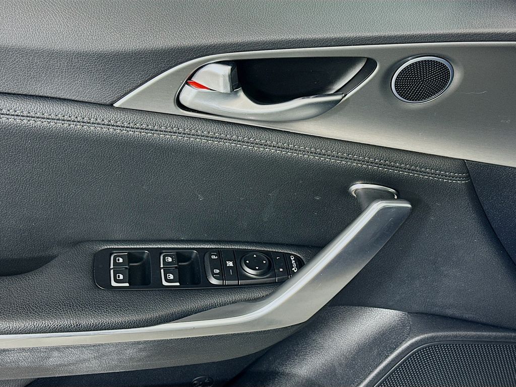 Thumbnail: 2021 Kia Stinger - 17