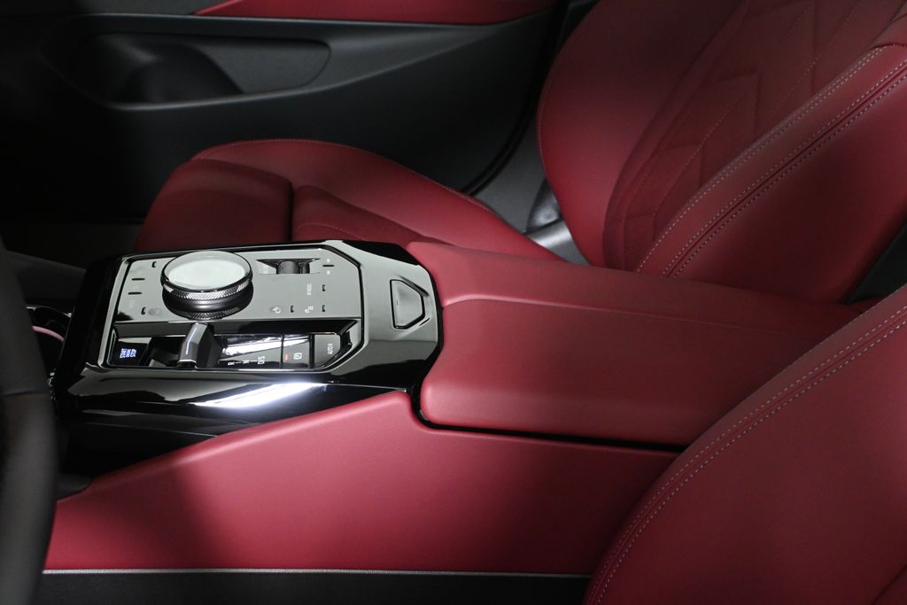 Thumbnail: 2026 BMW 5 Series - 25