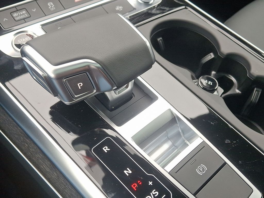 Thumbnail: 2026 Audi Q7 - 12