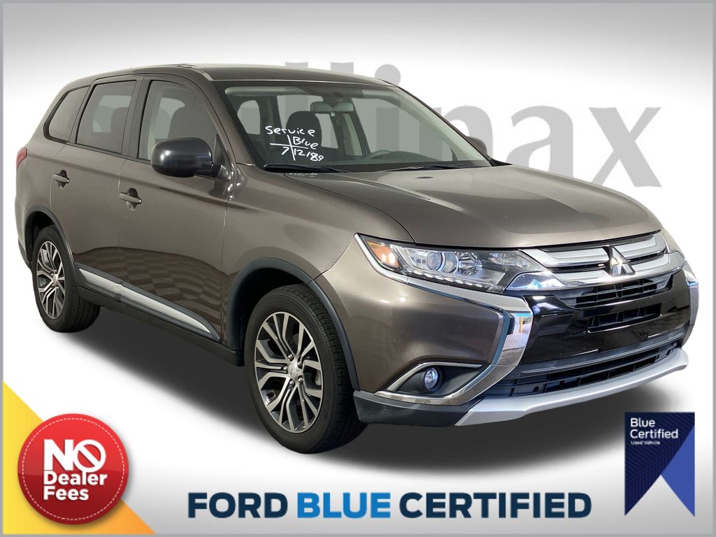2018 Mitsubishi Outlander ES's photo