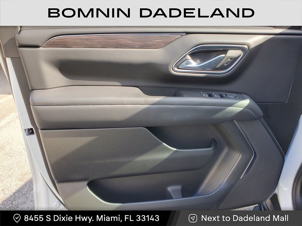 2024 Chevrolet Suburban LS photo