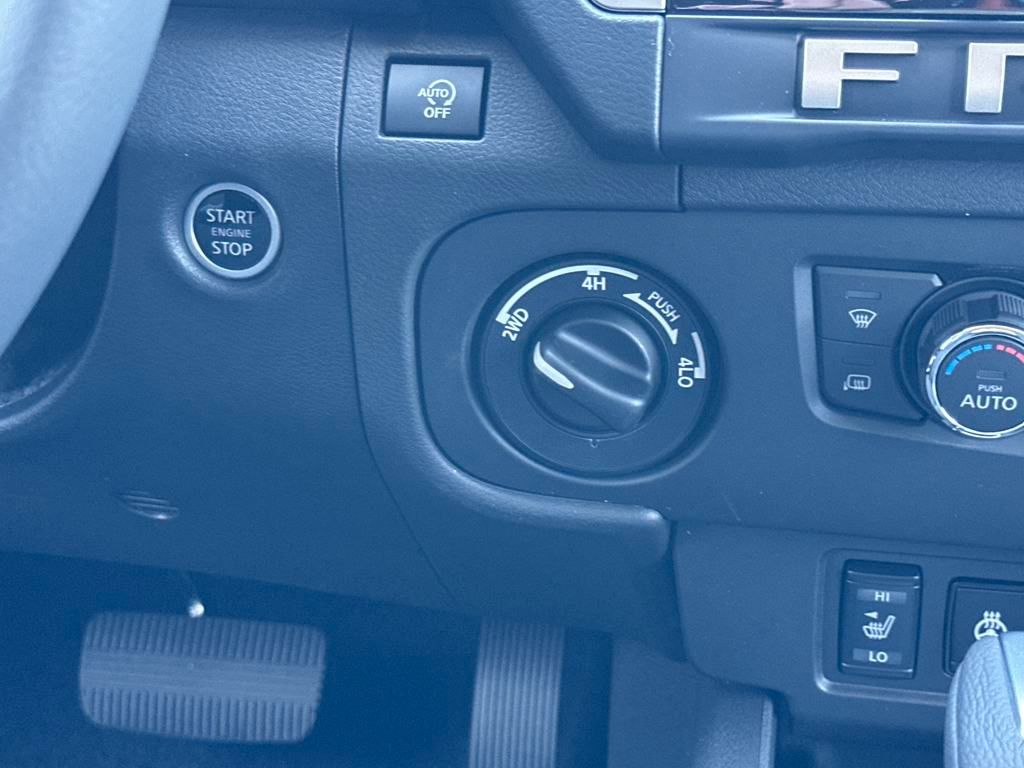 2025 Nissan Frontier SV photo