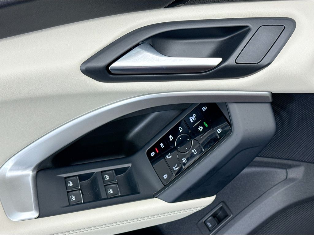 Thumbnail: 2025 Audi Q5 - 22