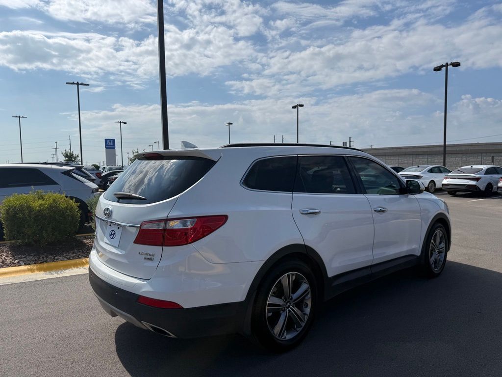 Thumbnail: 2015 Hyundai Santa Fe - 3