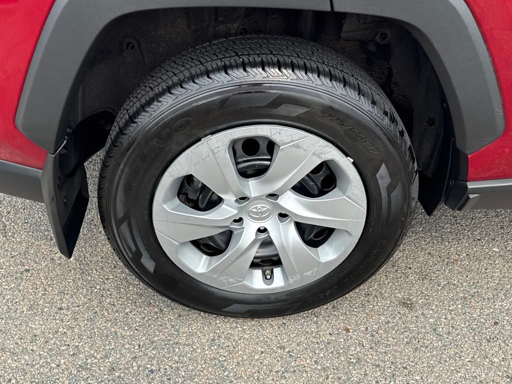 2022 Toyota RAV4 LE photo 36
