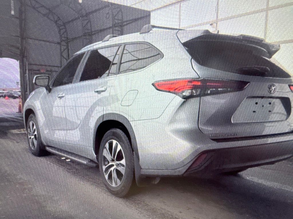 2023 Toyota Highlander XLE - 2