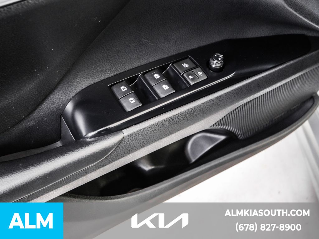 2018 Toyota Camry LE photo 41