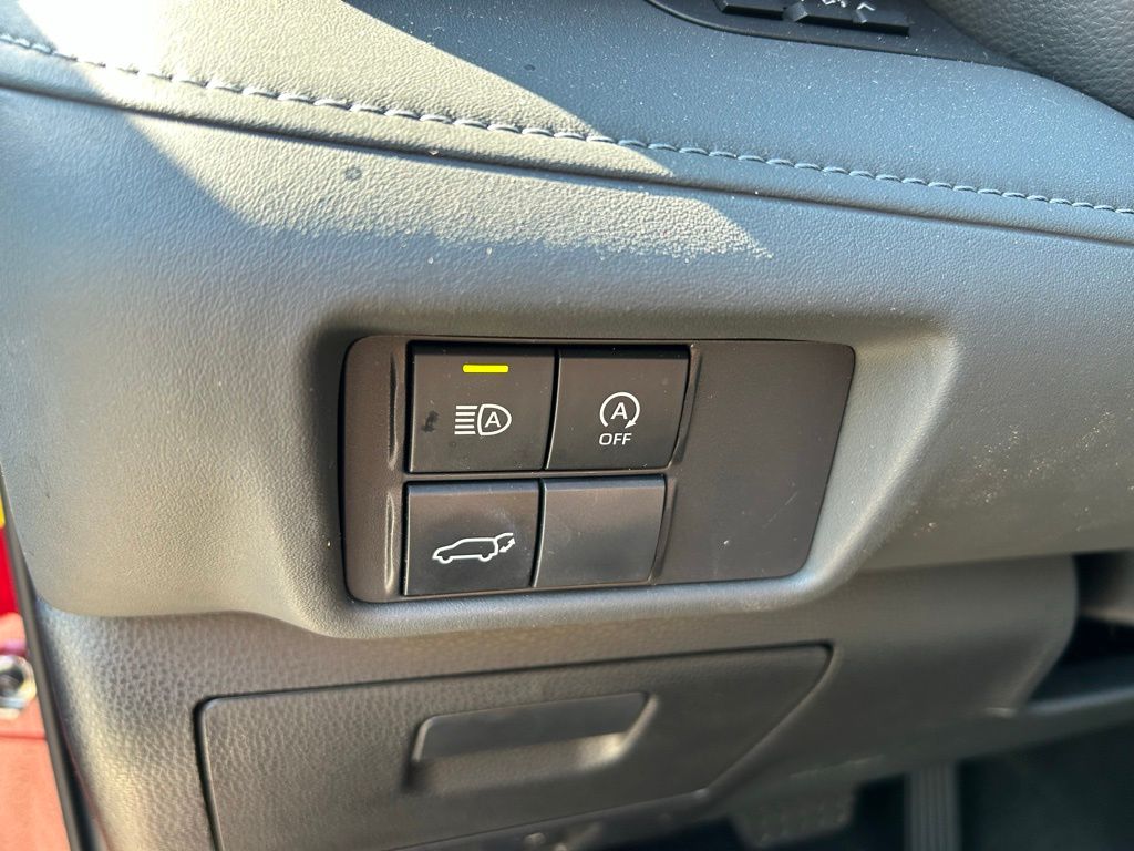 Thumbnail: 2023 Toyota Highlander - 17