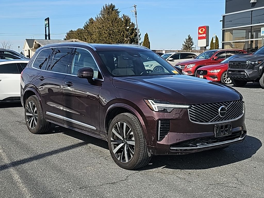 2025 Volvo XC90 T8 Core Bright Theme eAWD