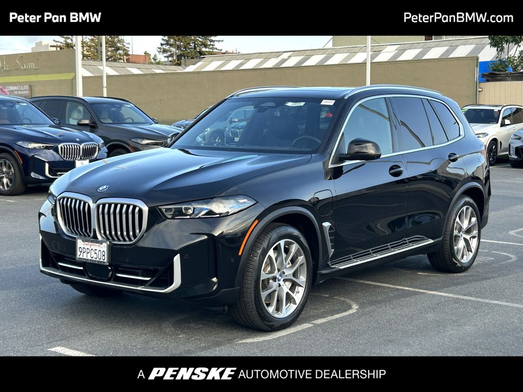 2025 BMW X5 xDrive50e Hero Image