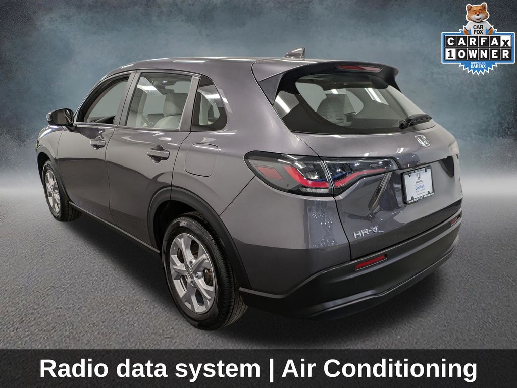 View vehicle photo 7