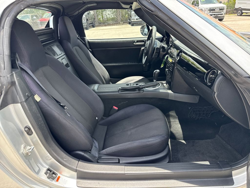 Used 2008 Silver Mazda Touring image 21