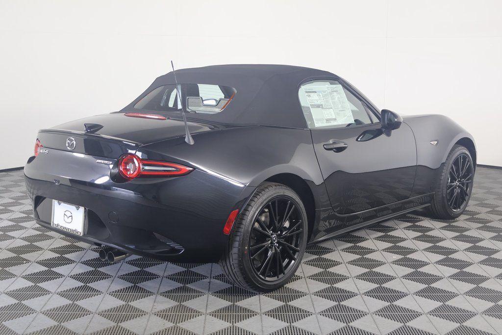 2024 Mazda MX-5 Miata Club 2