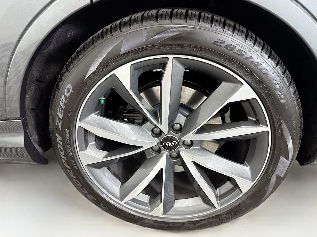 Thumbnail: 2023 Audi SQ7 - 31