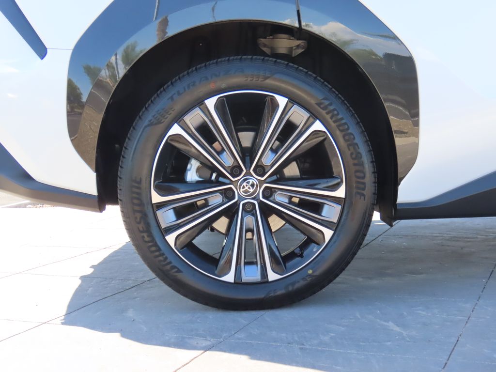 2023 Toyota bZ4X Limited 32