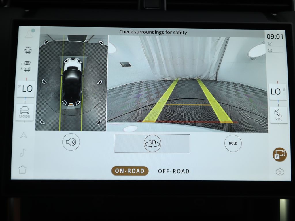 Thumbnail: 2024 Land Rover Discovery Sport - 16