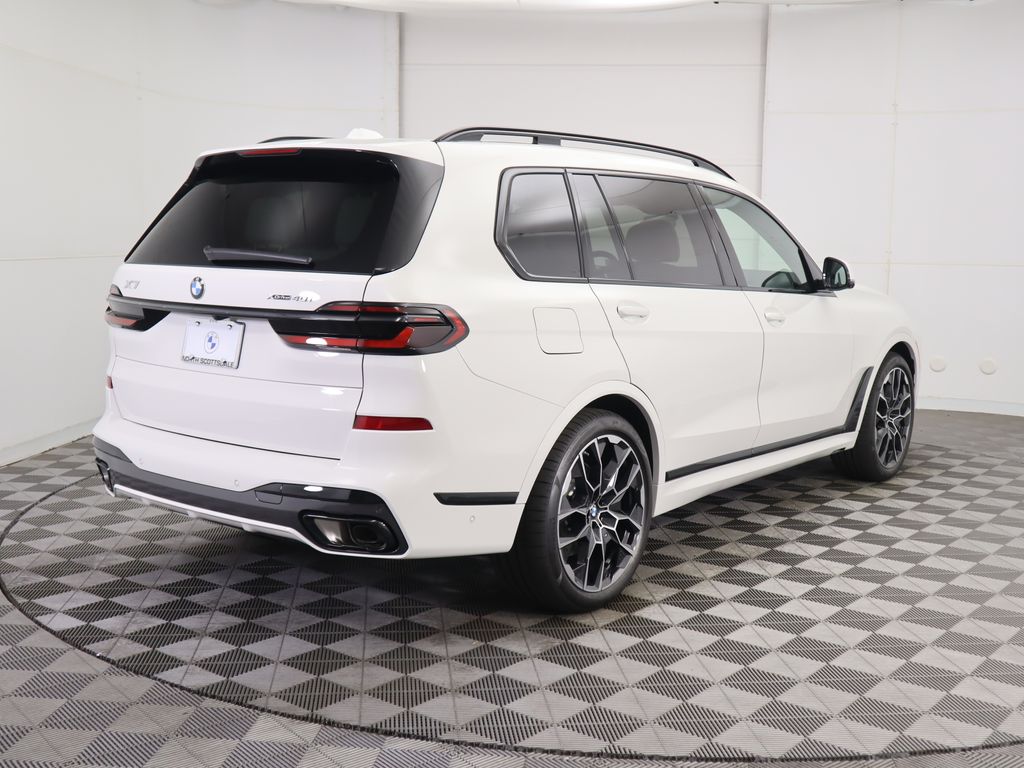 Thumbnail: 2026 BMW X7 - 5
