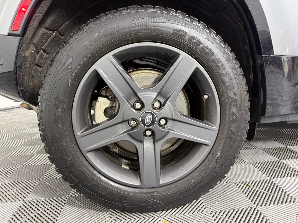 Thumbnail: 2021 Land Rover Defender - 12