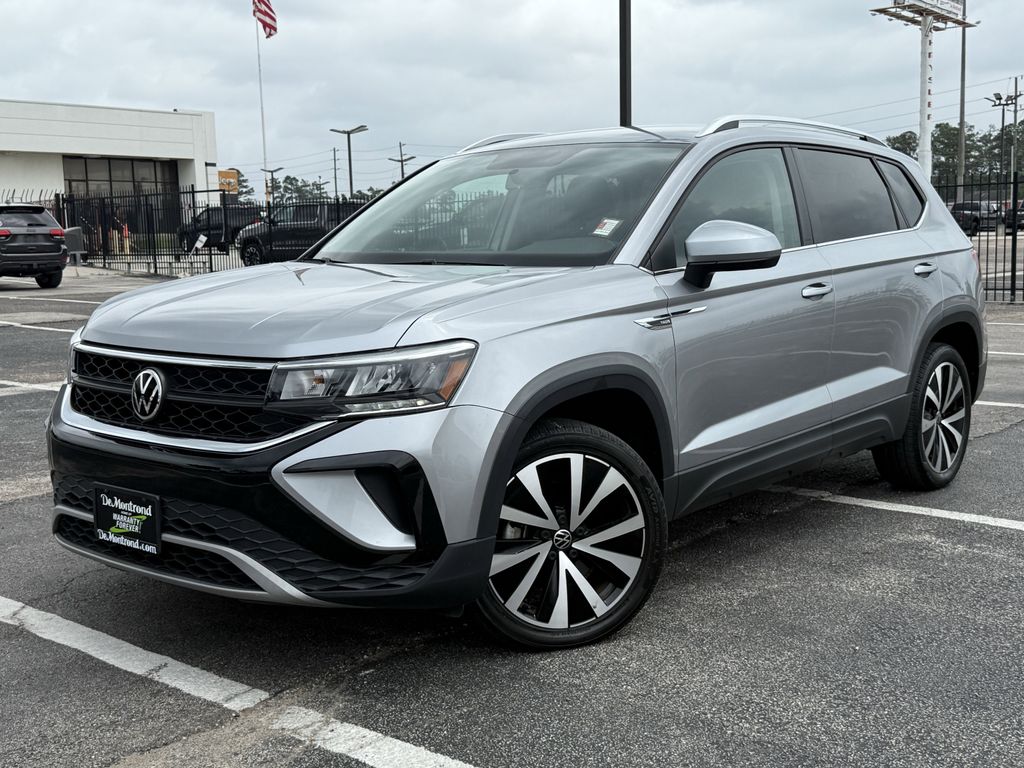 2022 Volkswagen Taos 1.5T SE Silver at DeMontrond Auto Country