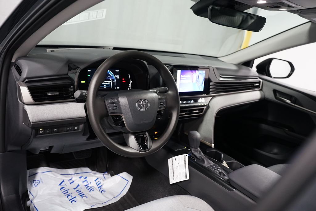 Thumbnail: 2025 Toyota Camry - 11