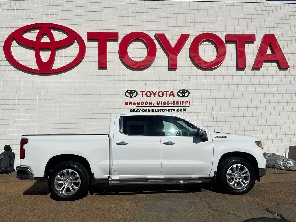 2023 Chevrolet Silverado 1500 LTZ's photo