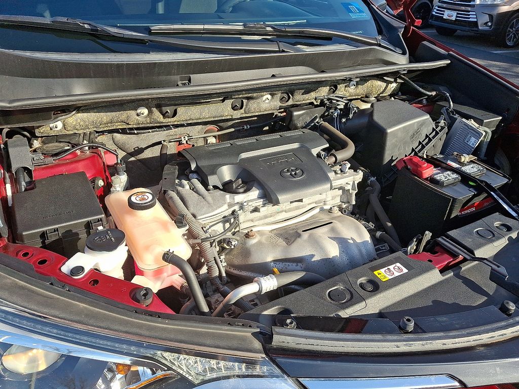 Thumbnail: 2018 Toyota RAV4 - 28