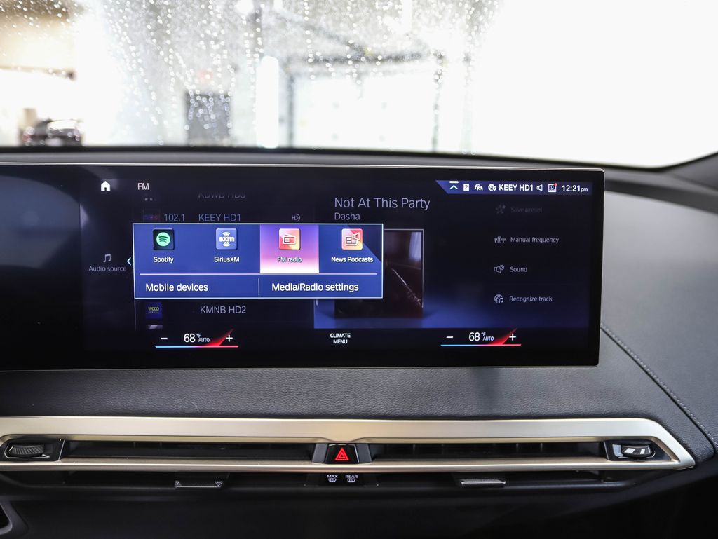 2023 BMW iX xDrive50 16