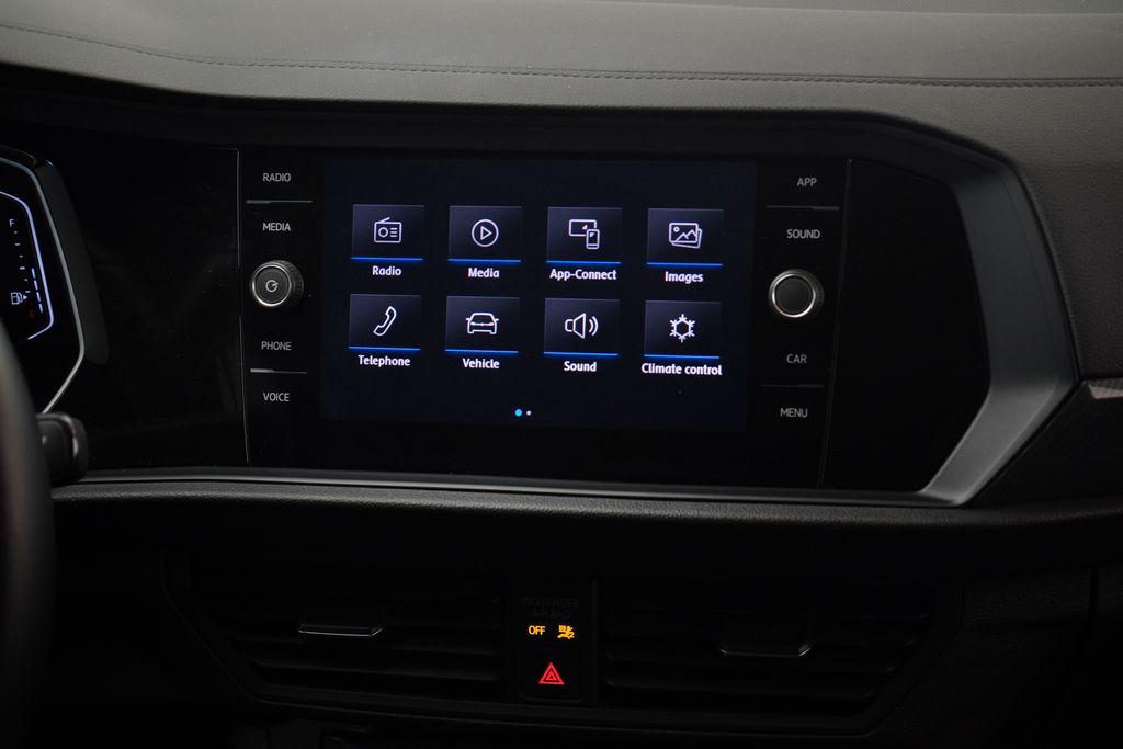 Thumbnail: 2019 Volkswagen Jetta - 10