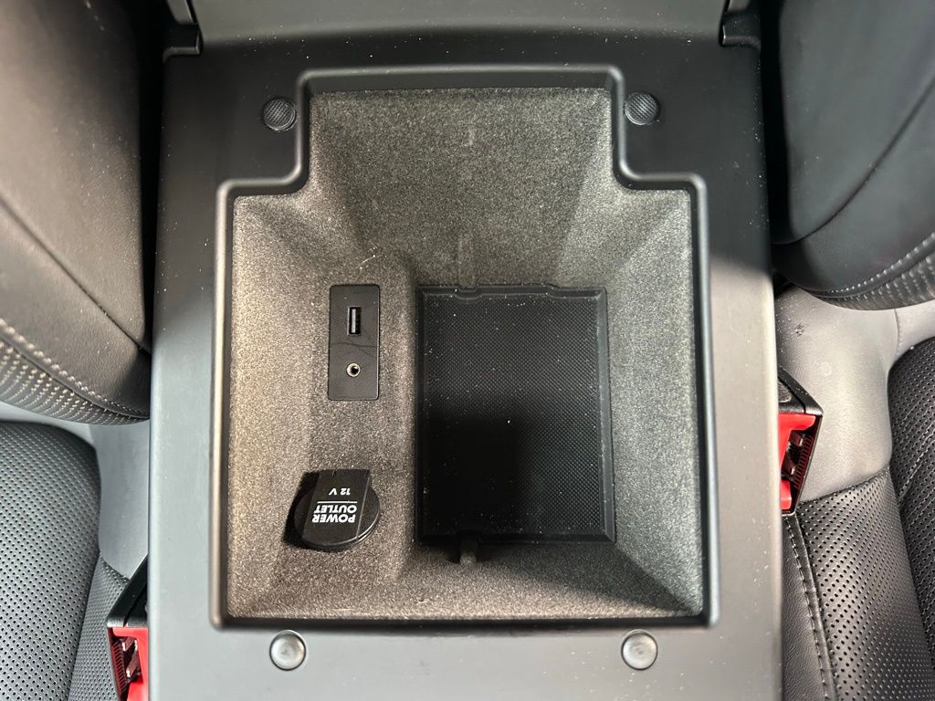 Thumbnail: 2016 Porsche Macan - 27