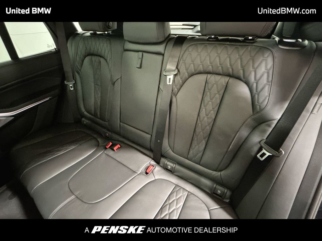 Thumbnail: 2026 BMW X5 - 21