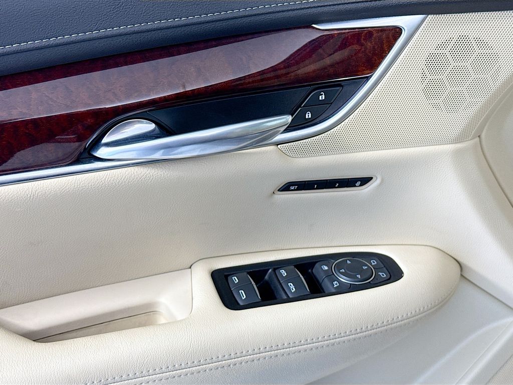 Thumbnail: 2019 Cadillac XT5 - 24