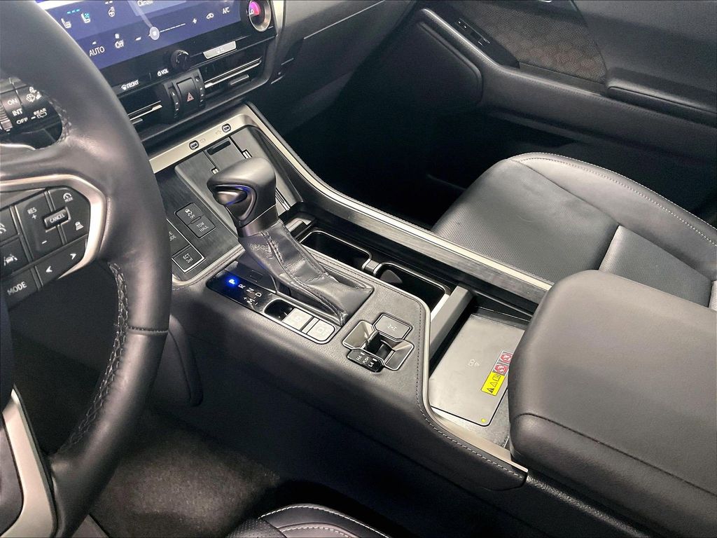 2024 Lexus GX — photo 21