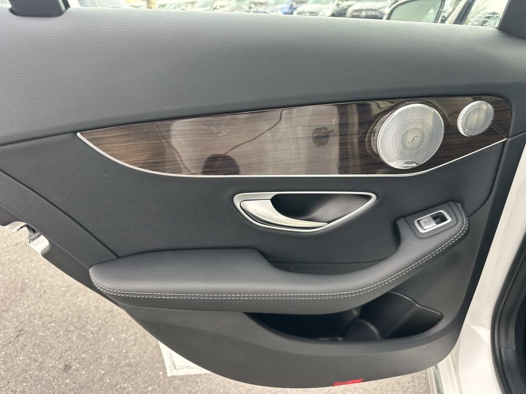 Thumbnail: 2019 Mercedes-Benz C-Class - 27