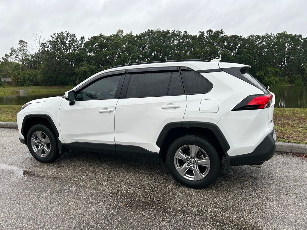 2024 Toyota RAV4 XLE 3