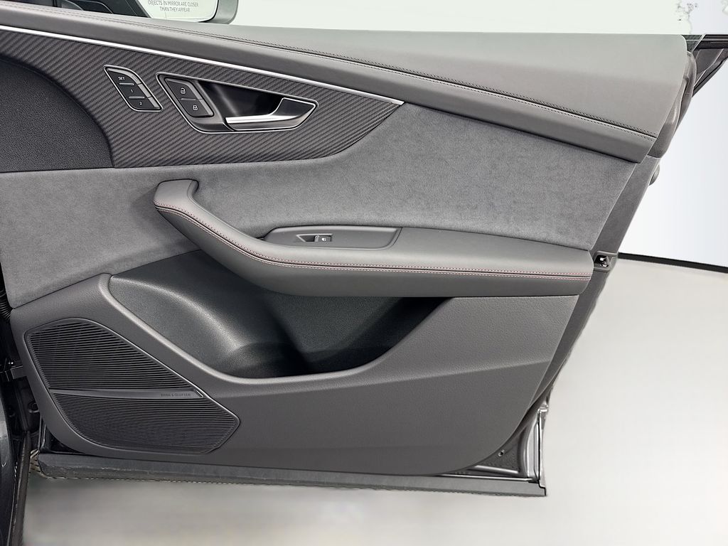 Thumbnail: 2026 Audi Q8 - 24