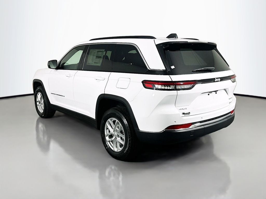 New 2026 White/off-white Jeep Laredo X image 5