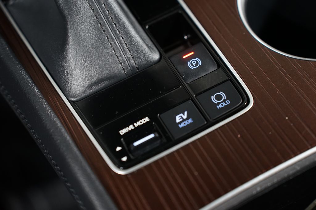 2022 Toyota Sienna XLE 22