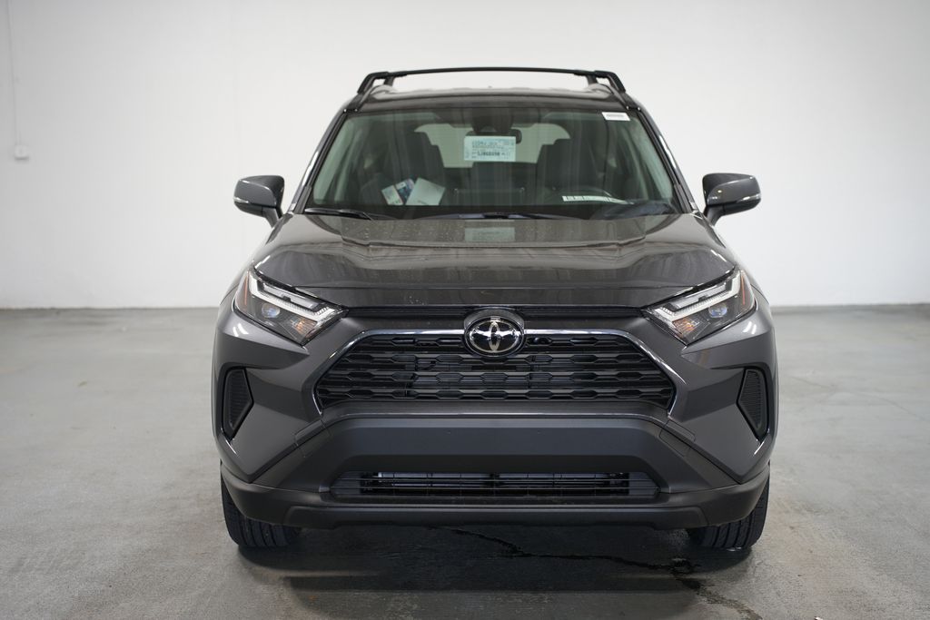 2025 Toyota RAV4 XLE 2