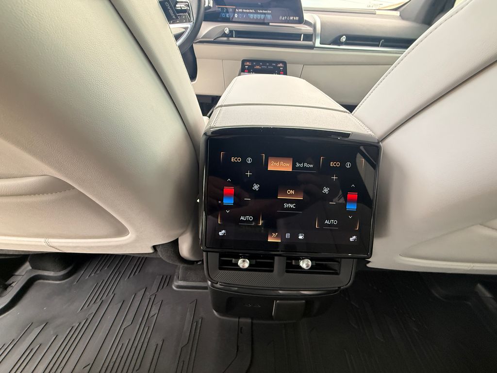 Cadillac VISTIQ