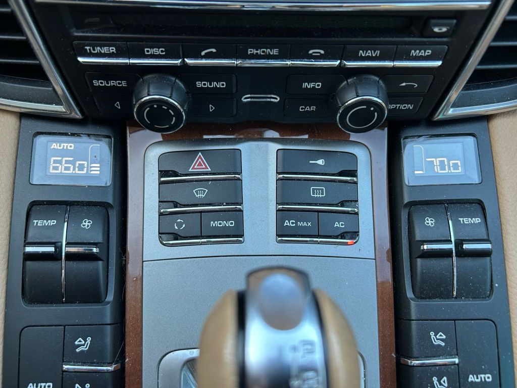 Thumbnail: 2012 Porsche Panamera - 28