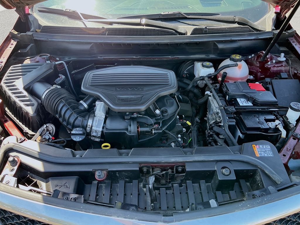 Used 2022 Red Cadillac Sport image 32