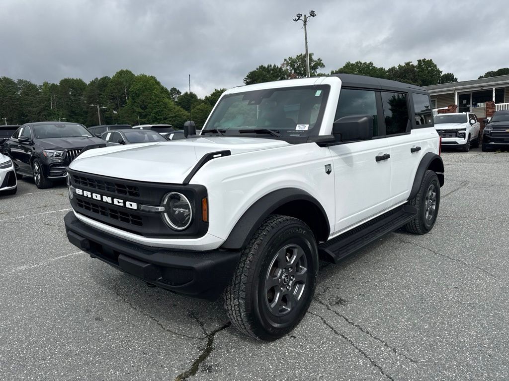 Oxford White 2025 Ford Bronco SUV / Crossover Four-Wheel Drive 7-Speed Manual