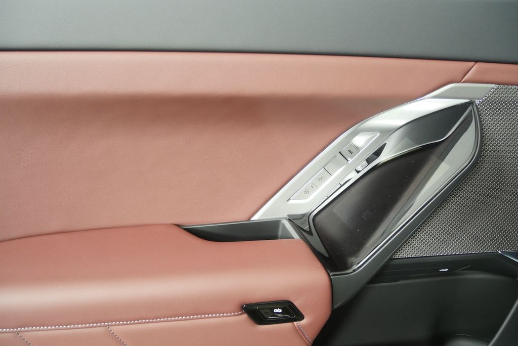 Thumbnail: 2026 BMW i7 - 13