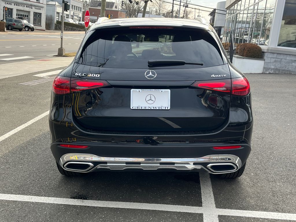 2025 Mercedes-Benz GLC 300 3