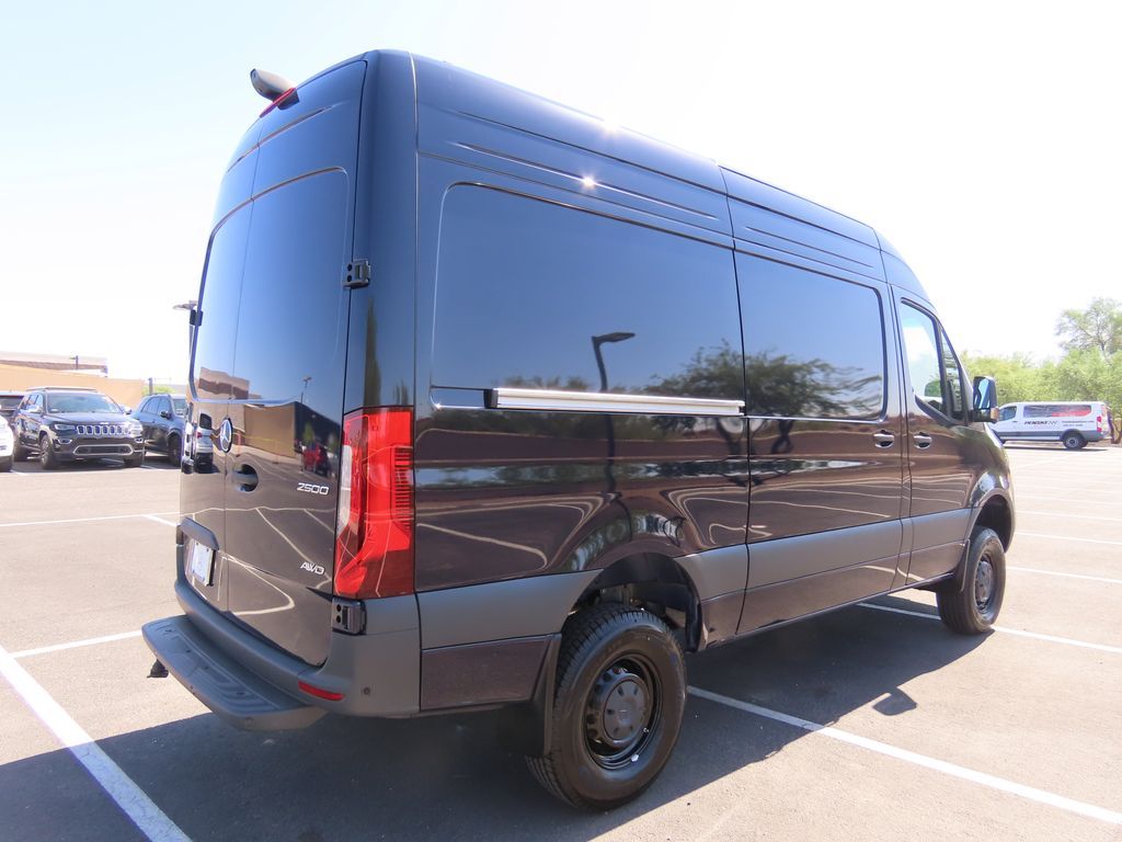 Thumbnail: 2025 Mercedes-Benz Sprinter - 5