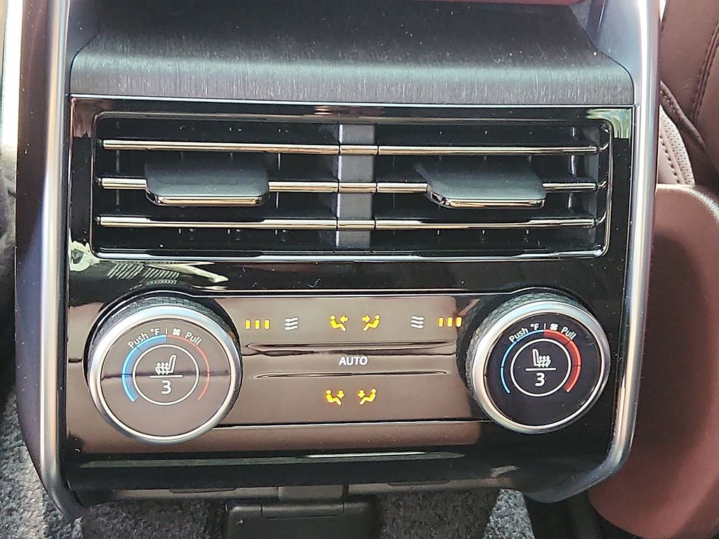 2024 Land Rover Range Rover SE 8