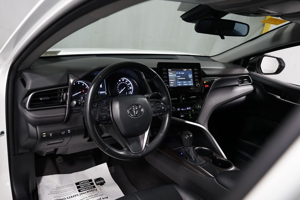 Thumbnail: 2022 Toyota Camry - 11