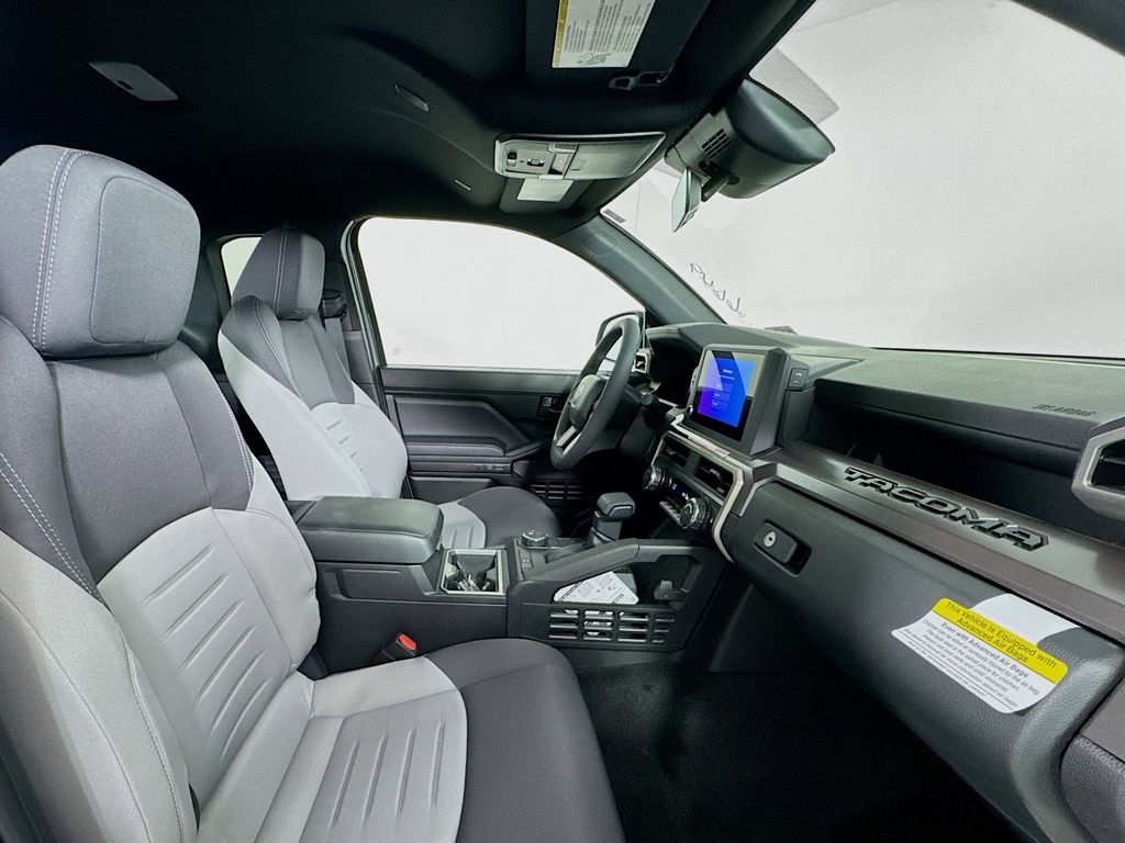 2025 Toyota Tacoma TRD PreRunner - Photo 16