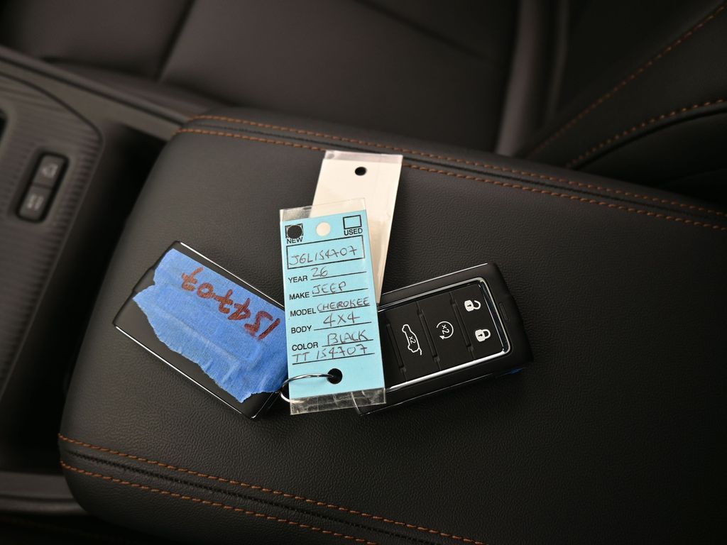 New 2026 diamond black crystal pearlcoat Jeep Limited image 20