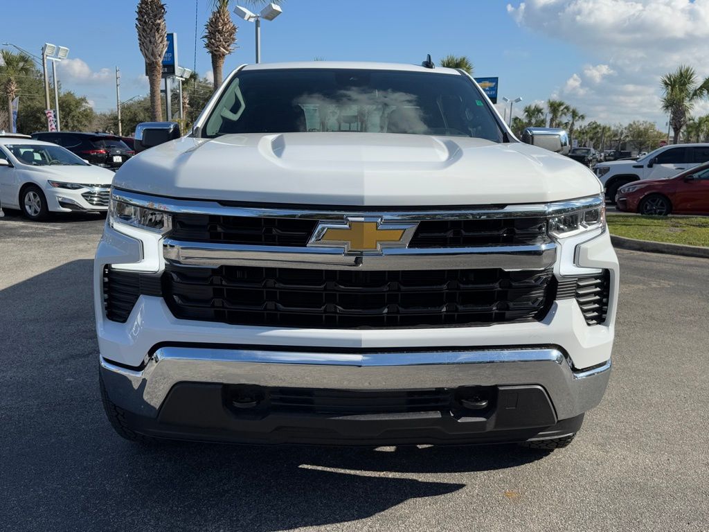 2025 Chevrolet Silverado 1500 LT 3